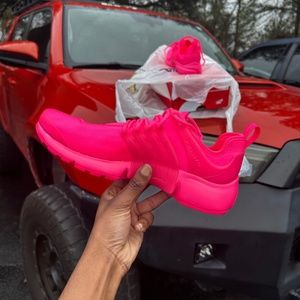 Women Nike Prestos Size 8